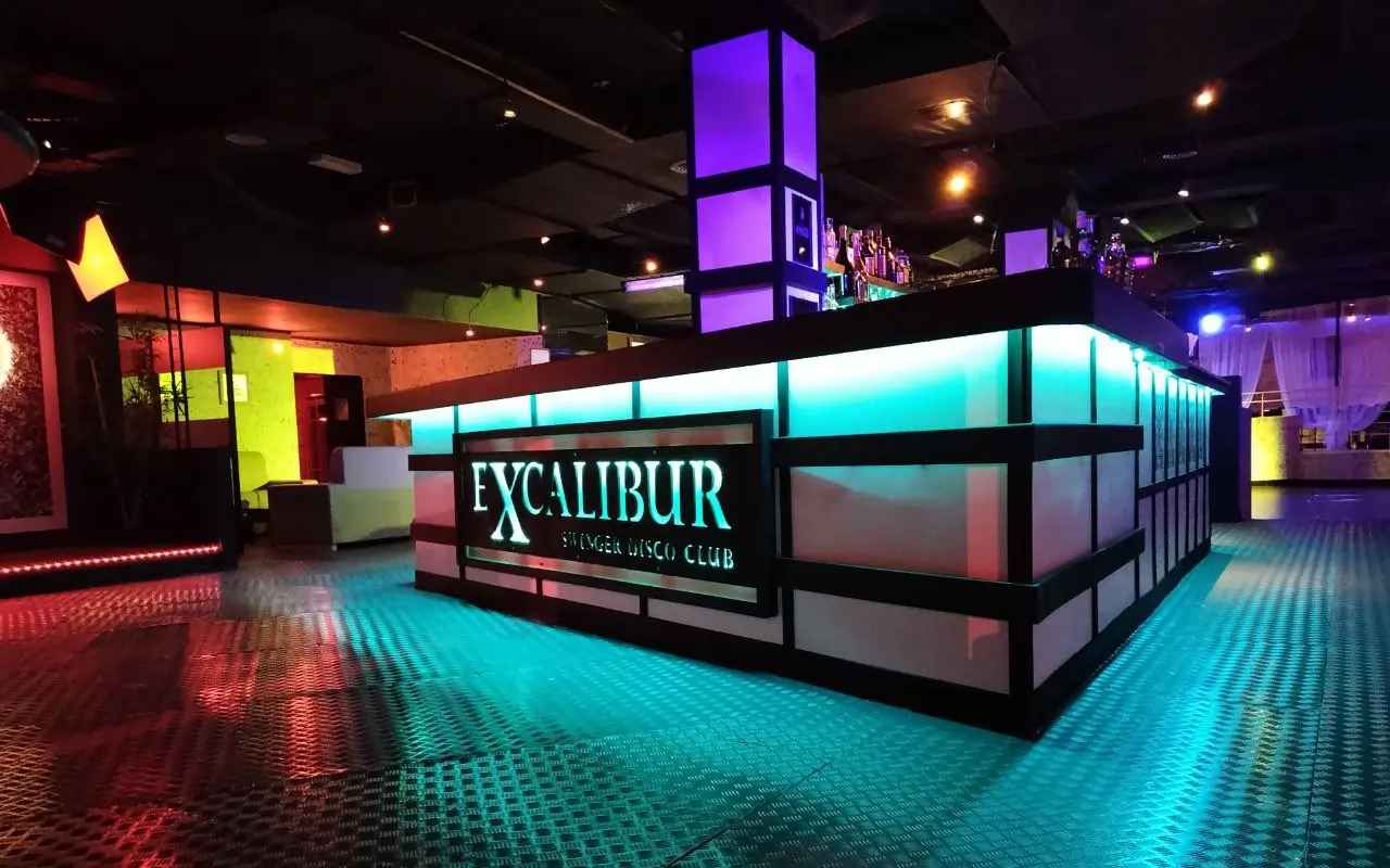 40-Bancone Bar Excalibur H.webp