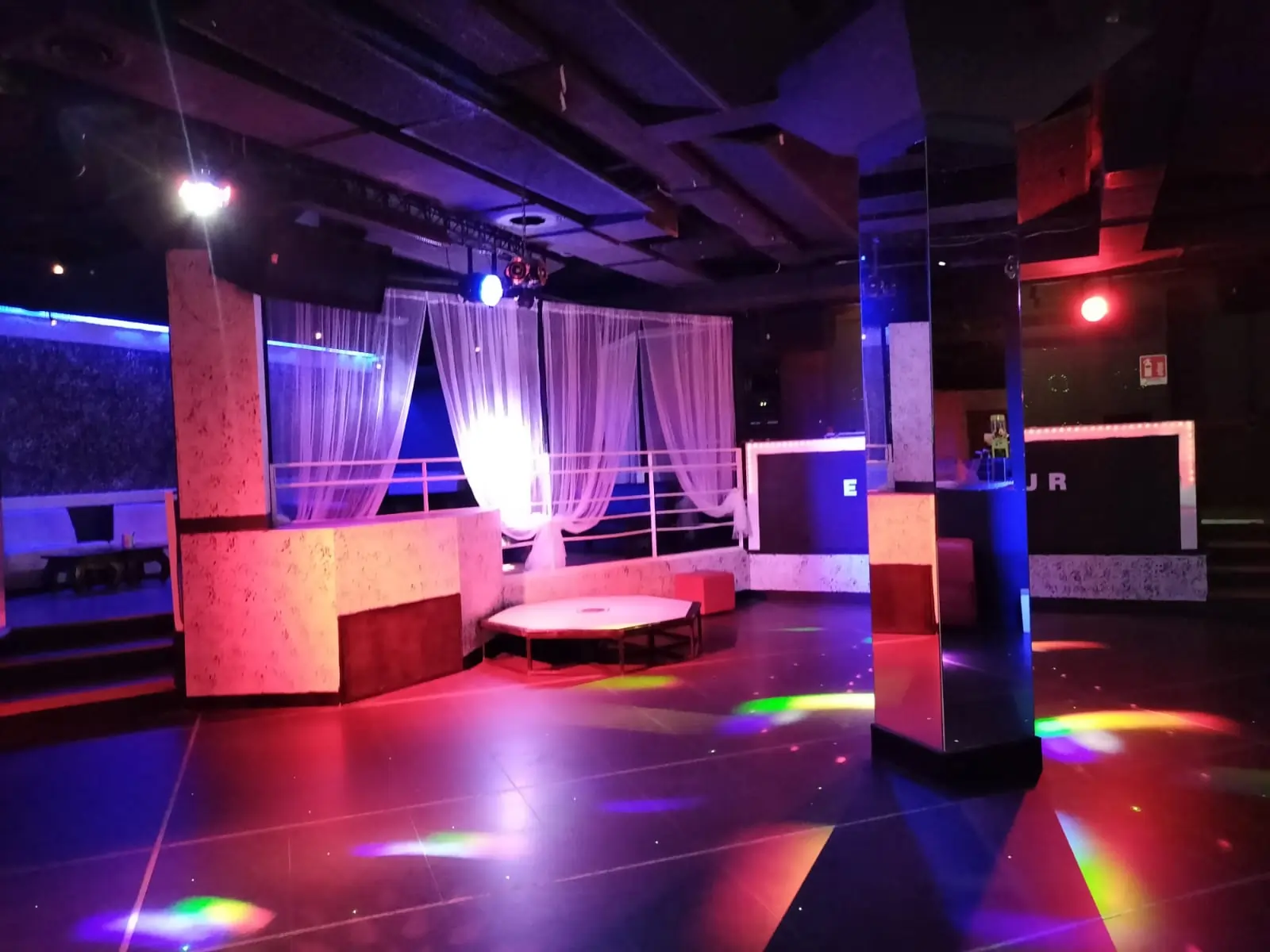 74-Salottini Disco Club H.webp