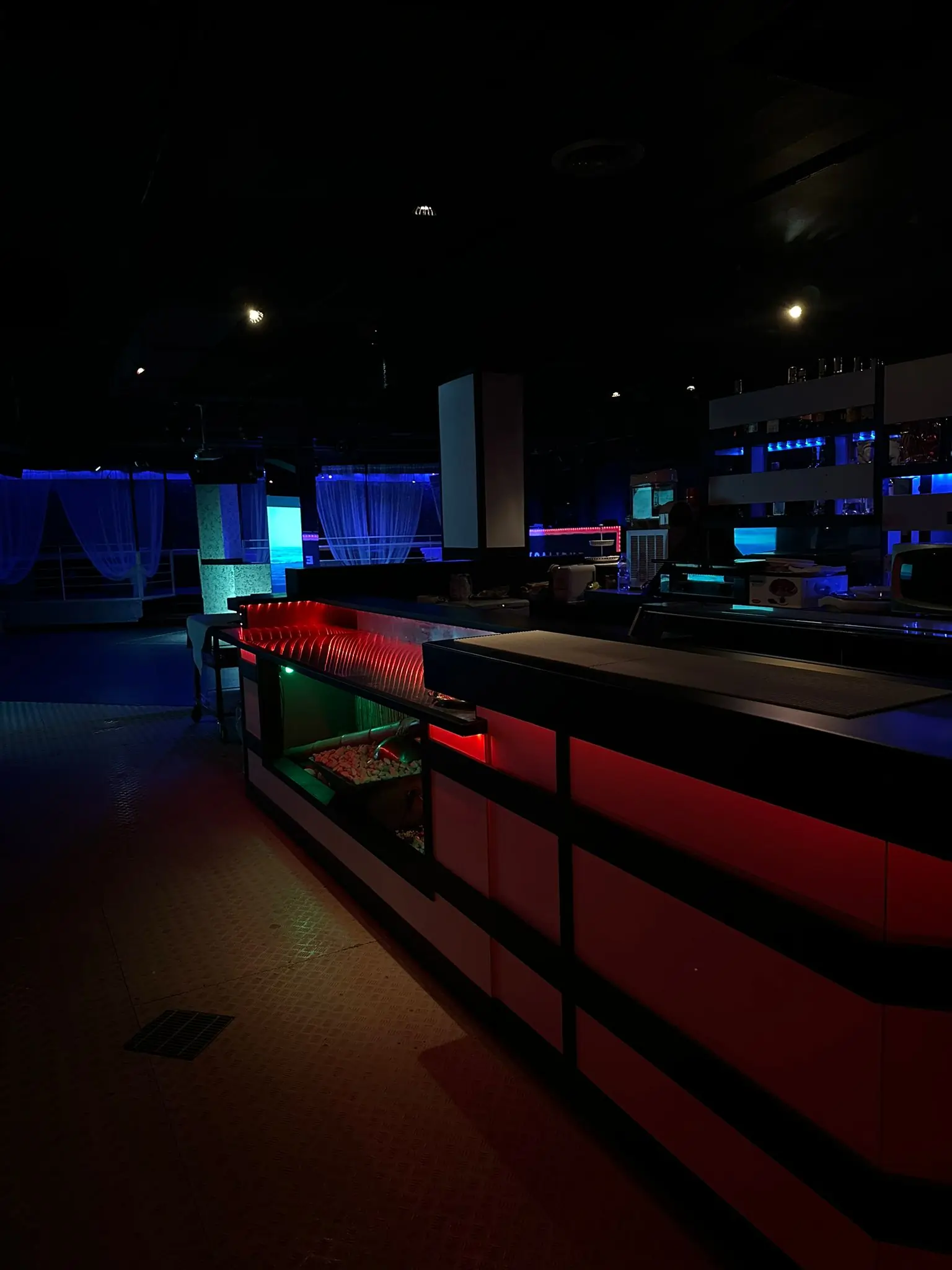 42-Excalibur Banco Bar V.webp