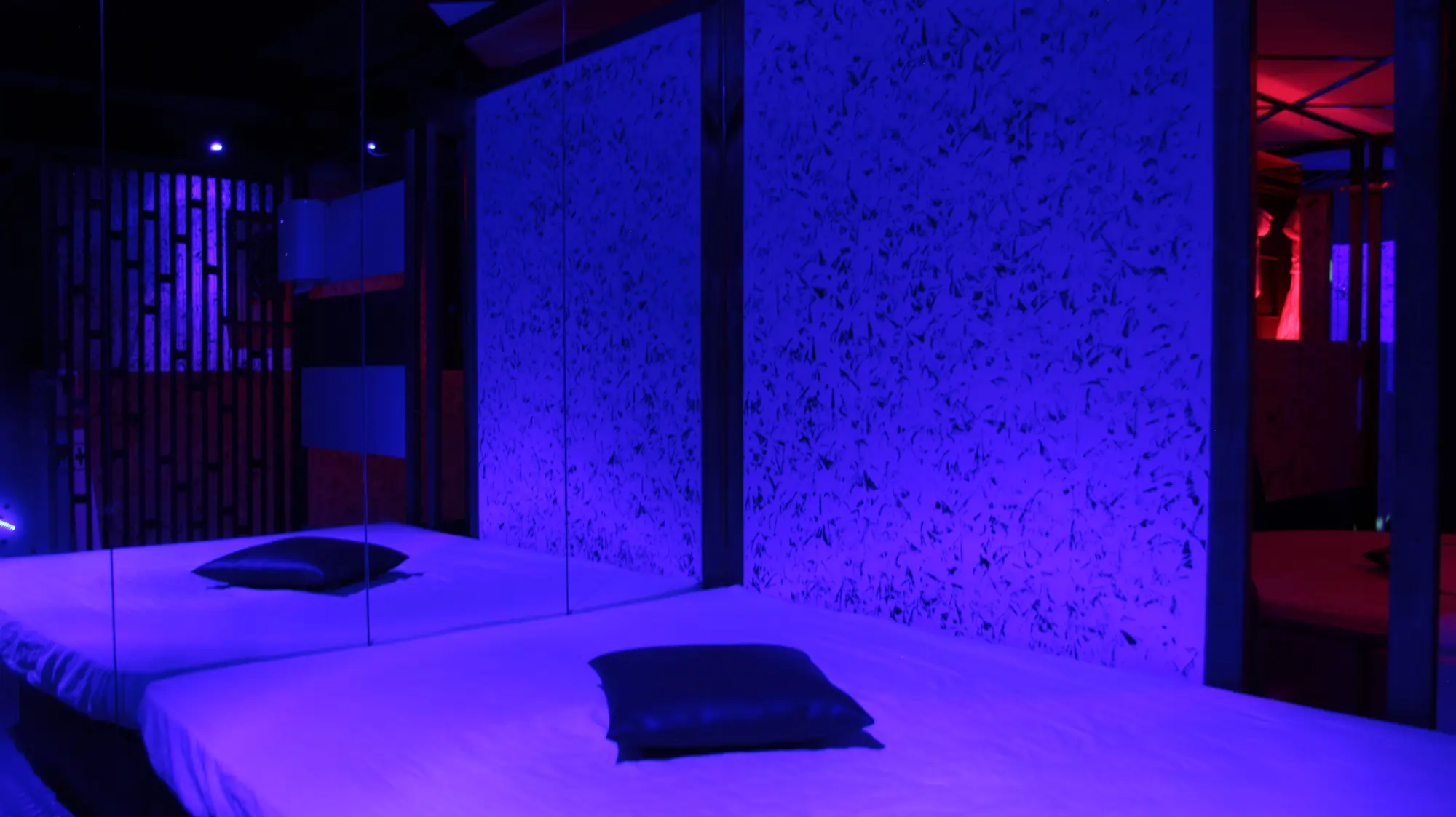 45-Club Prive H.webp