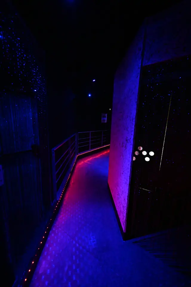 14-Club Prive V.webp